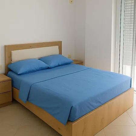 Apartmán Bright Two-bedroom With Balcony *