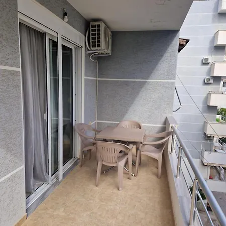 Appartamento Bright Two-bedroom With Balcony *