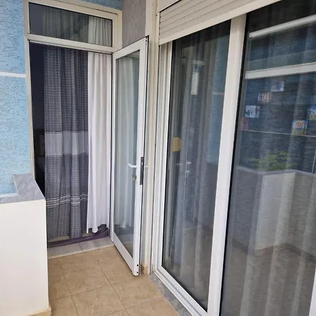 Bright Two-bedroom With Balcony